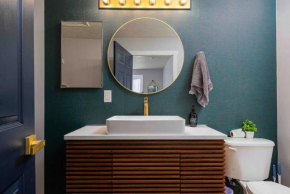 2BR 2BA - Remodeled Gem Near Airport & Mins to DT